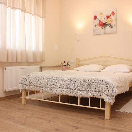 Centralny Hotel Krivoy Rog Bagian luar foto