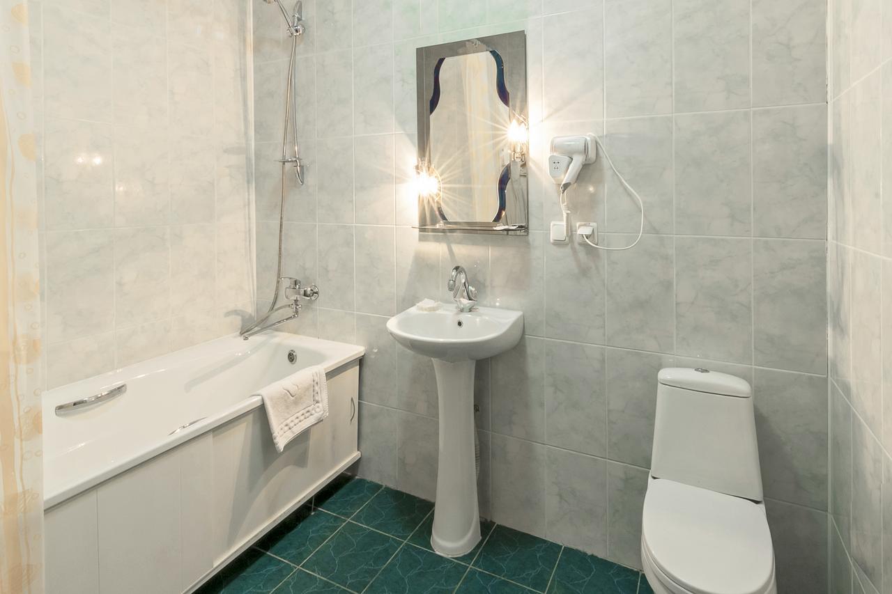 Centralny Hotel Krivoy Rog Bagian luar foto