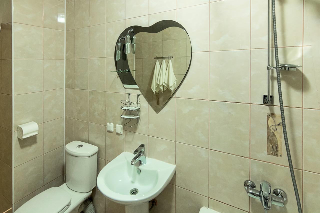 Centralny Hotel Krivoy Rog Bagian luar foto