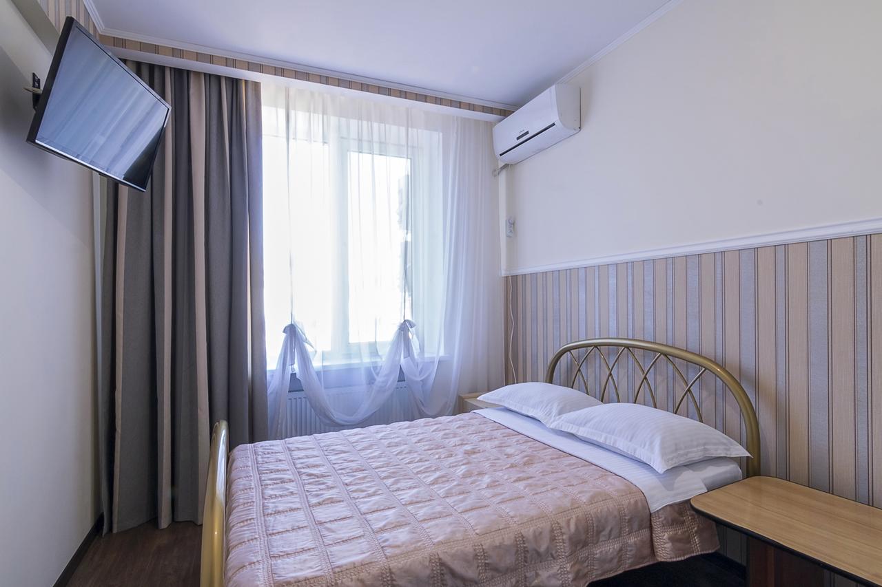 Centralny Hotel Krivoy Rog Bagian luar foto