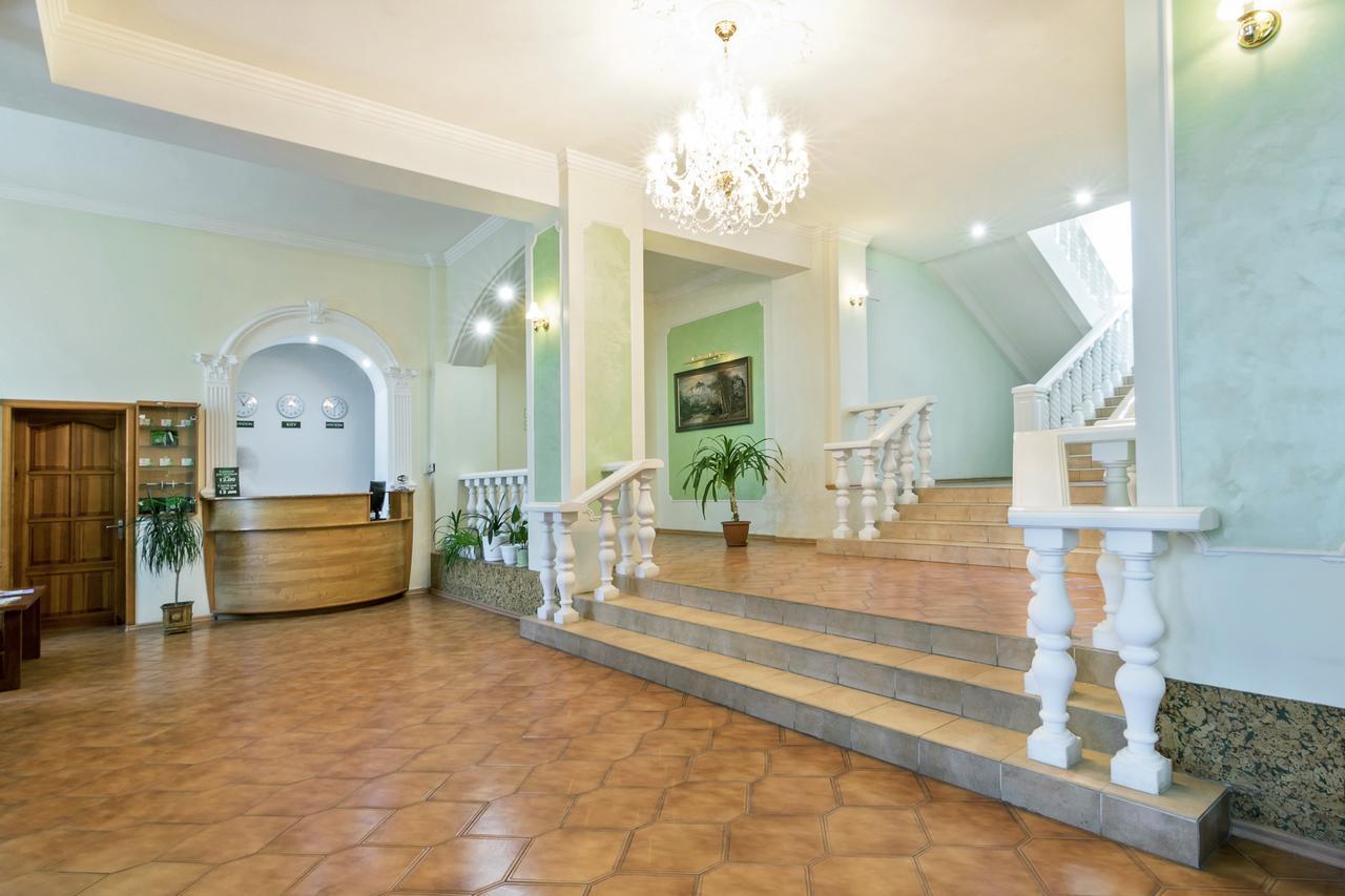 Centralny Hotel Krivoy Rog Bagian luar foto