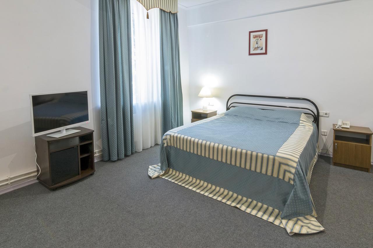 Centralny Hotel Krivoy Rog Bagian luar foto