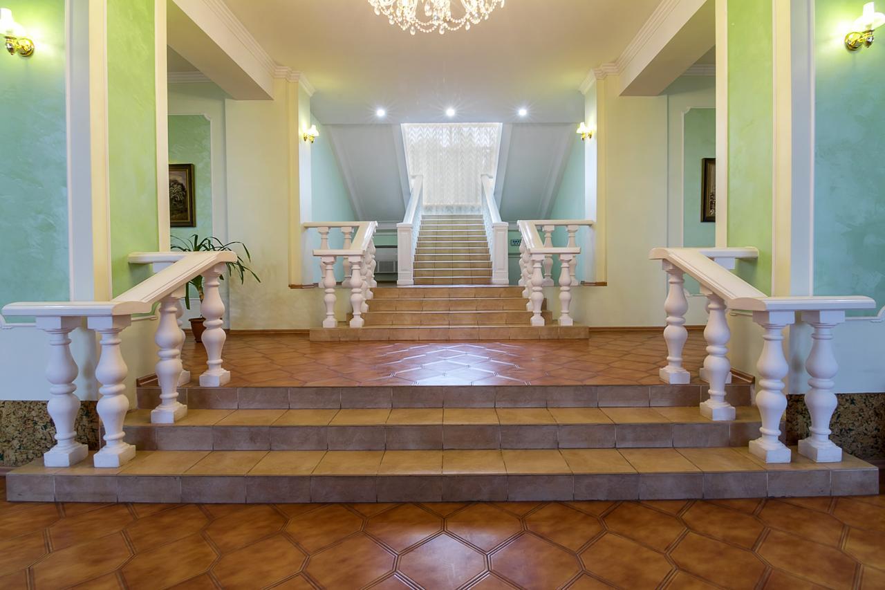 Centralny Hotel Krivoy Rog Bagian luar foto
