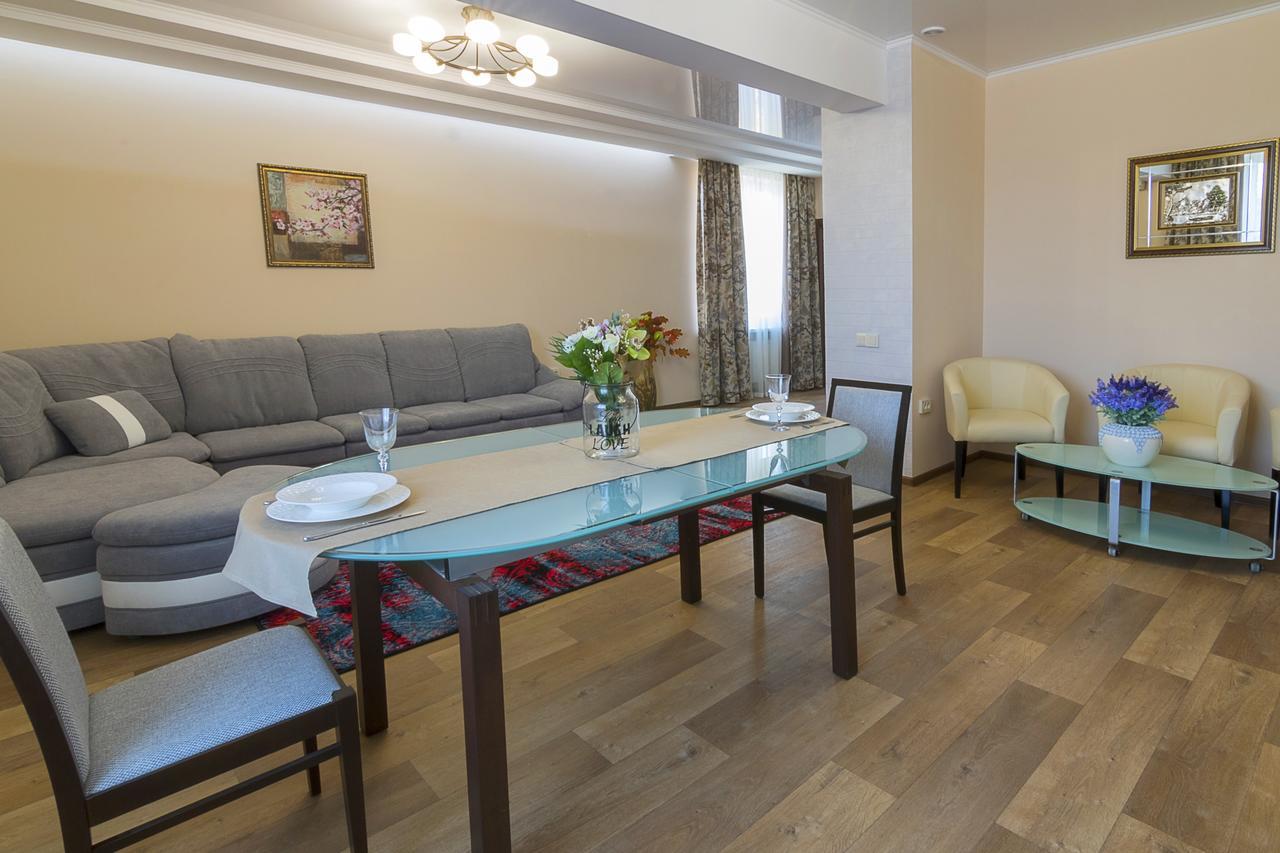 Centralny Hotel Krivoy Rog Bagian luar foto