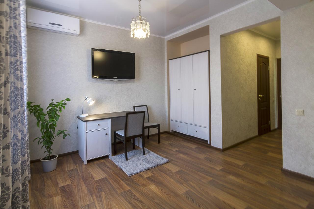 Centralny Hotel Krivoy Rog Bagian luar foto