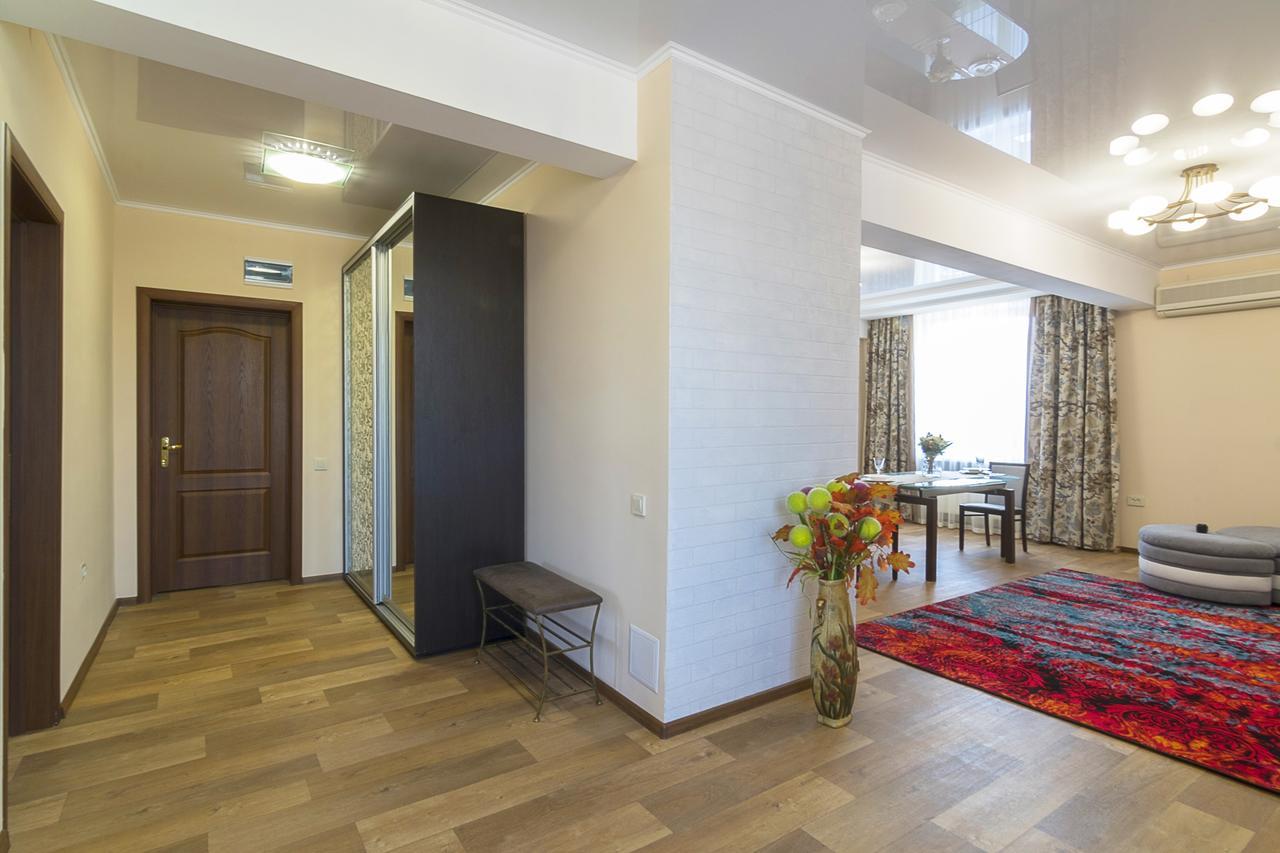 Centralny Hotel Krivoy Rog Bagian luar foto