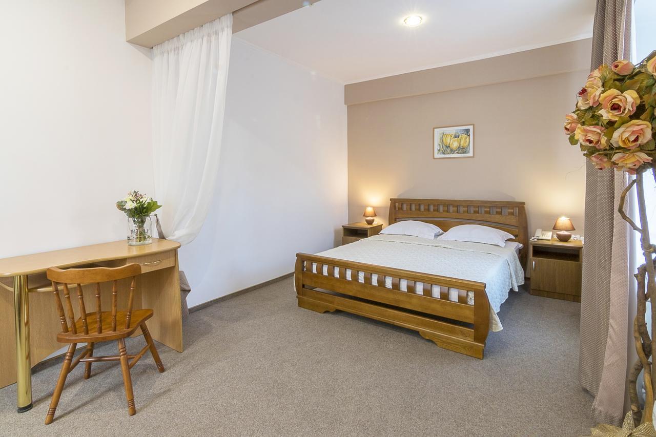 Centralny Hotel Krivoy Rog Bagian luar foto