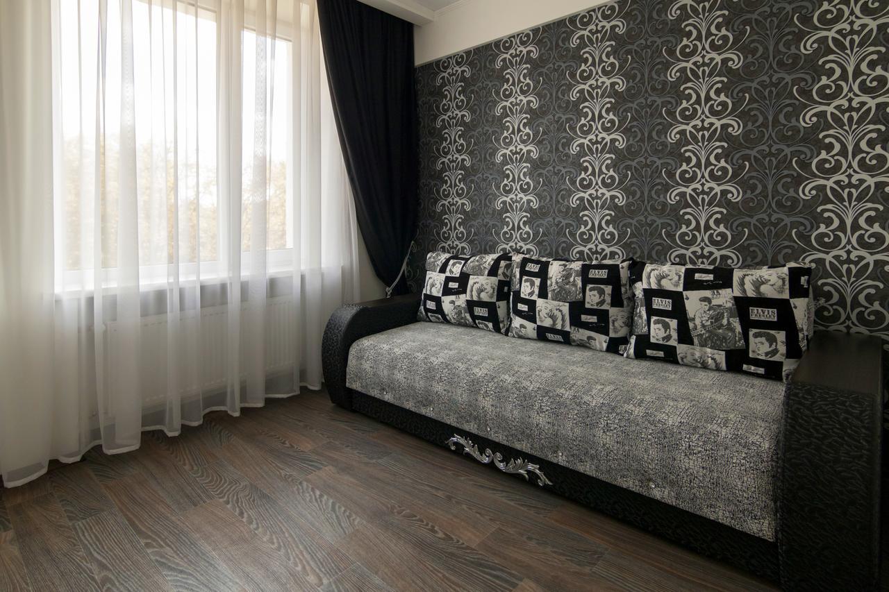 Centralny Hotel Krivoy Rog Bagian luar foto