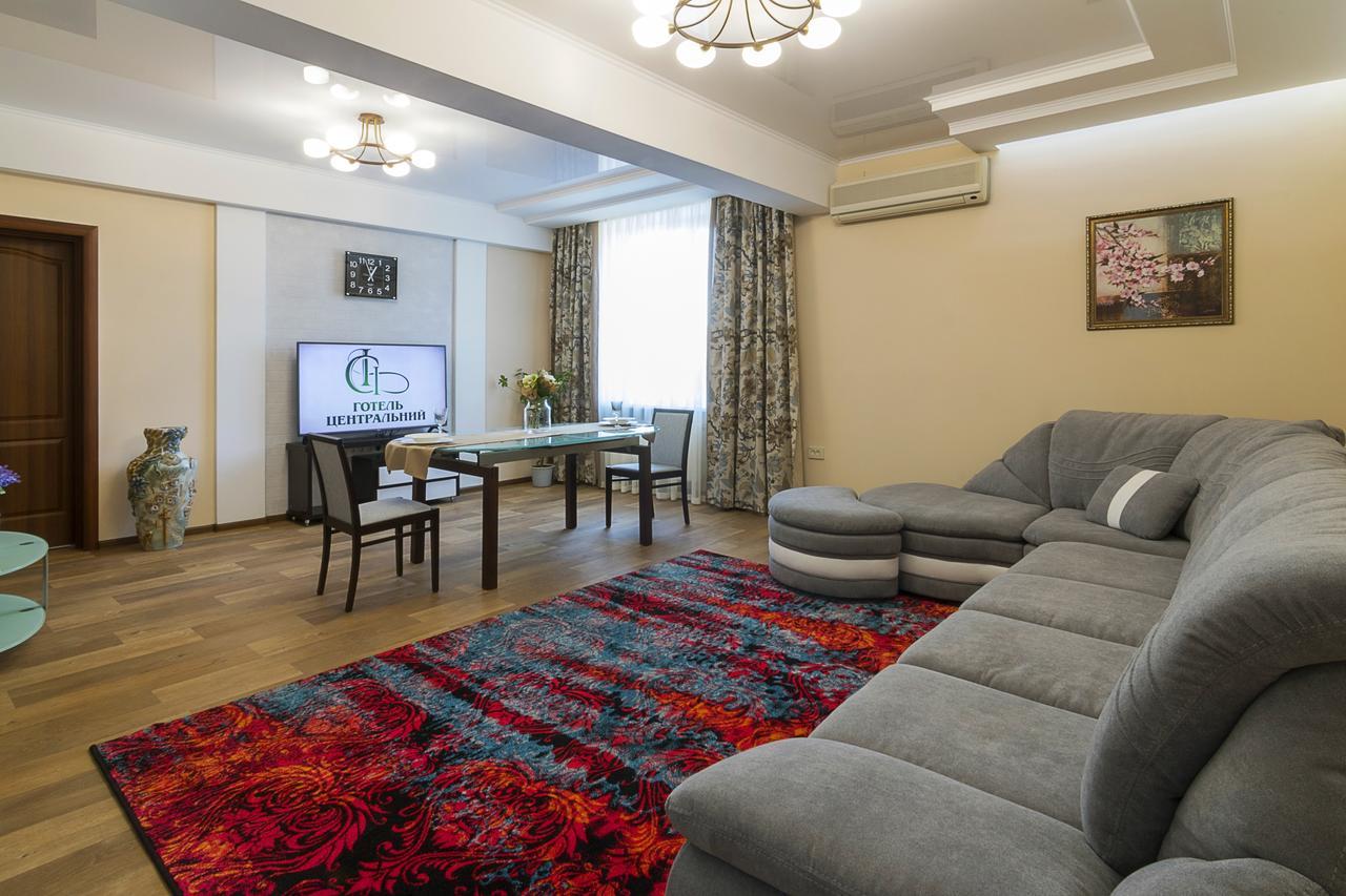 Centralny Hotel Krivoy Rog Bagian luar foto