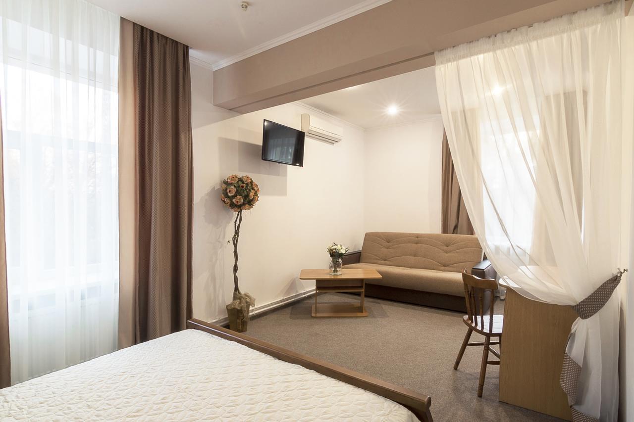 Centralny Hotel Krivoy Rog Bagian luar foto