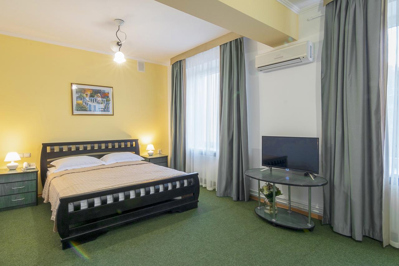 Centralny Hotel Krivoy Rog Bagian luar foto