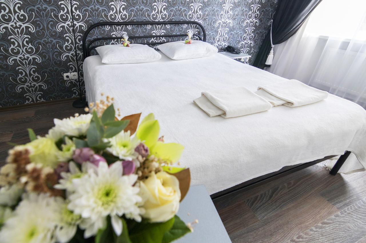 Centralny Hotel Krivoy Rog Bagian luar foto