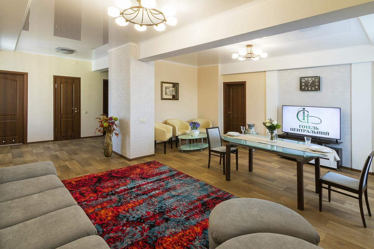 Centralny Hotel Krivoy Rog Bagian luar foto